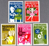 外国切手と外国切手グッズ 世界の切手を扱うフィネサ ブックス